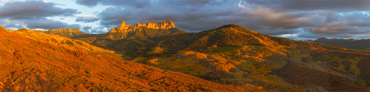 Chimney and Court House Peaks