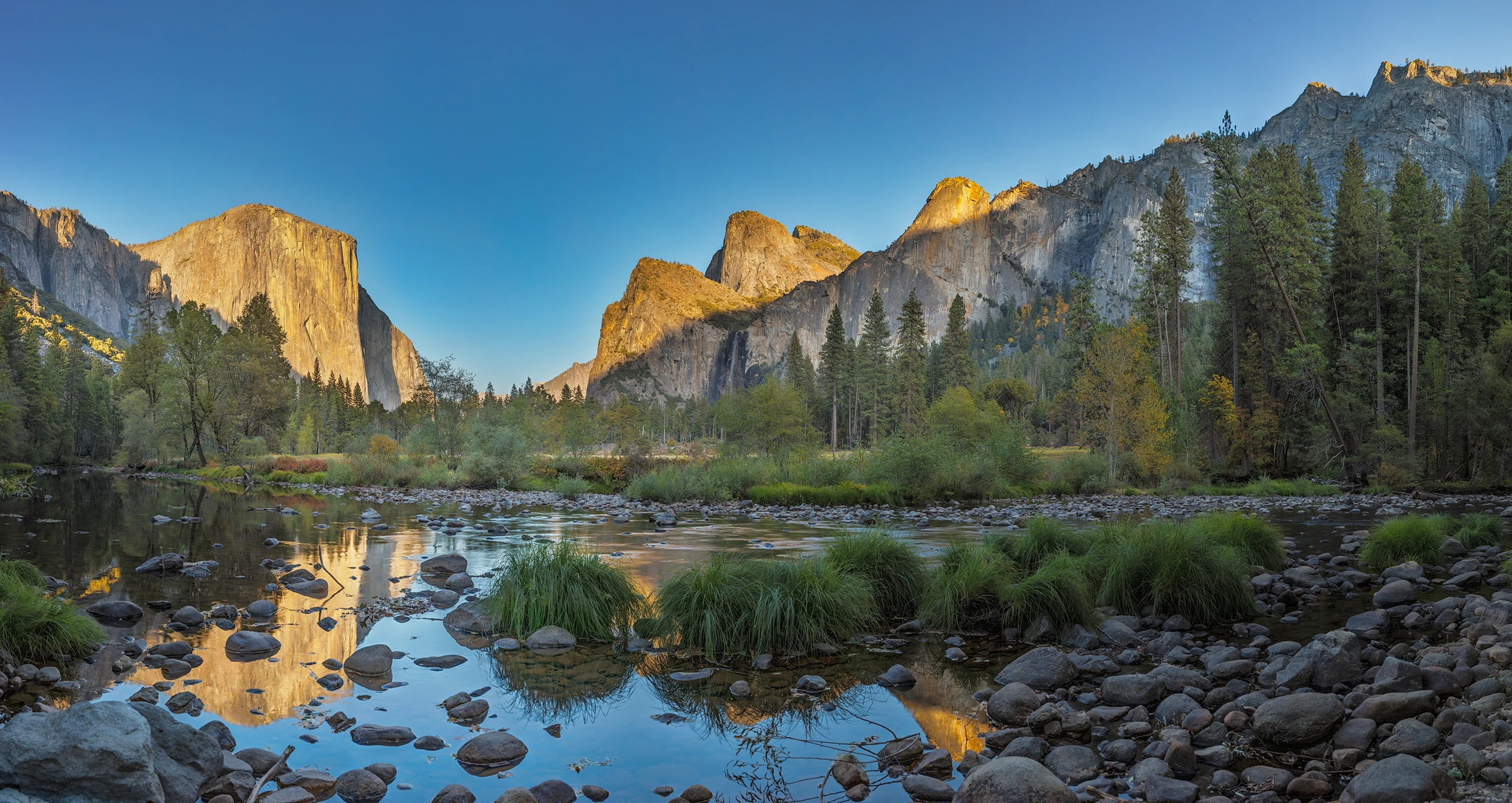 Fall sunset at Valley View in Yosemite National Park